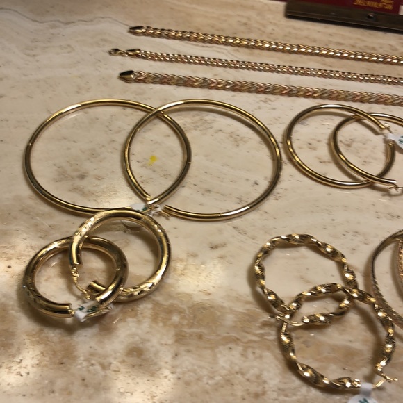 14 kt brand new earrings 1 1/2” - Picture 2 of 11